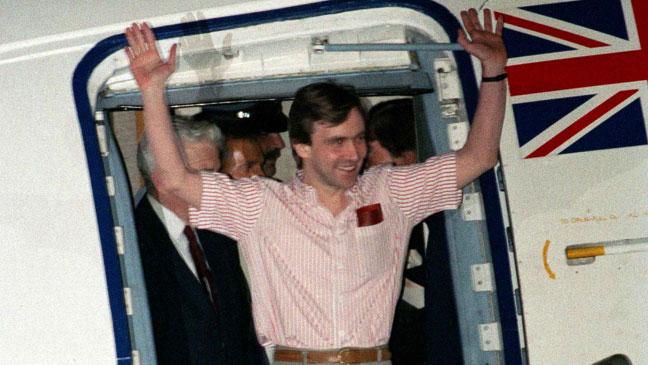 john-mccarthy-arrives-at-raf-lyneham-after-his-release-from-five-years-of-captivity-in-beirut-136399670344703901-150807155140