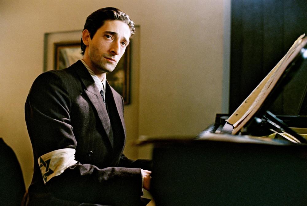 adrien-brody-in-the-pianist-2002-large-picture